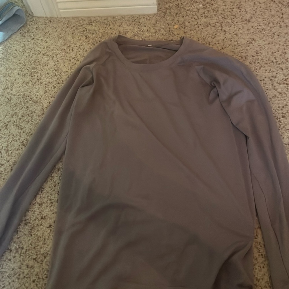 Never worn light purple long sleeve swiftly tech